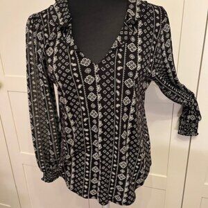 Lucky Brand boho style pullover V neck long sleeve blouse